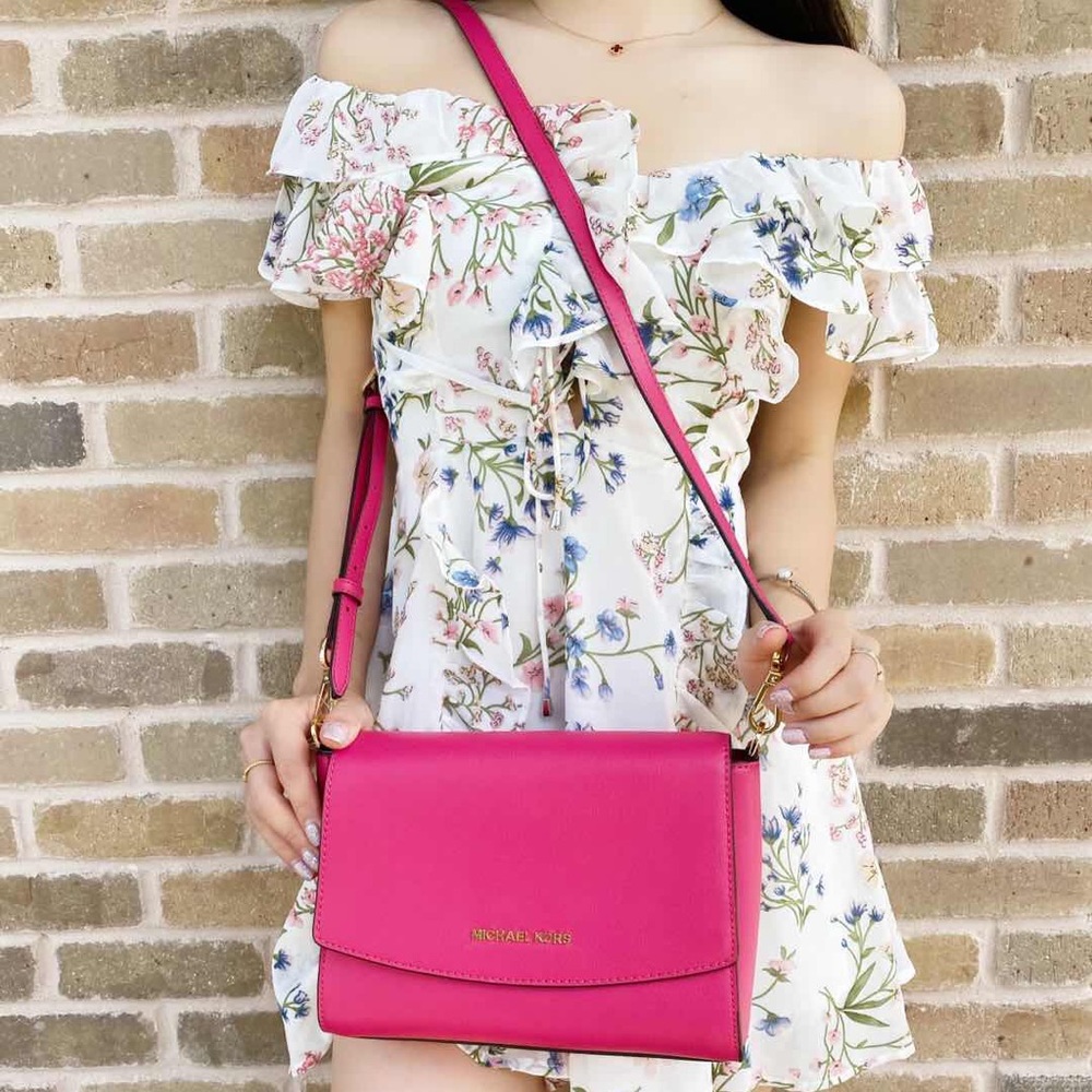 Gaby’sBags💕NWT Michael Kors Flap Crossbody - Picture 1 of 2